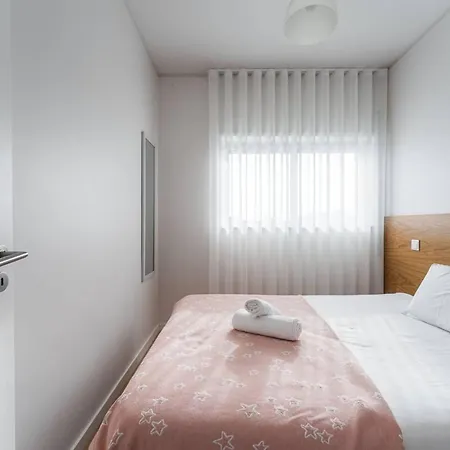 Spacious House In Esposende With Private Parking * Braga