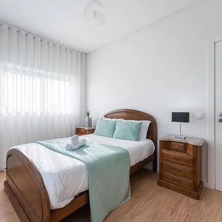 Spacious House In Esposende With Private Parking Braga