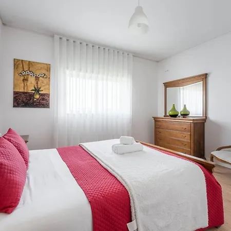 Spacious House In Esposende With Private Parking *