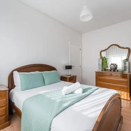 Spacious House In Esposende With Private Parking Ferienhaus *