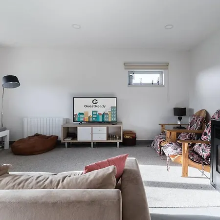 Spacious House In Esposende With Private Parking *