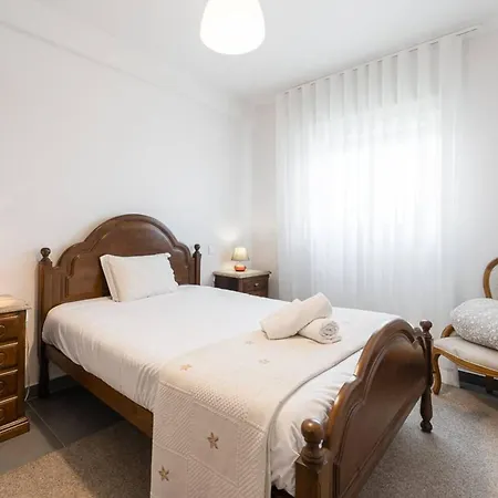 Spacious House In Esposende With Private Parking